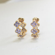 Gold Plated Four Leaf Clover Huggies mini hoops minimalist daisy flowers Earrings Small Crystal Hoops Four-leaf Clover Earrings Gift for her