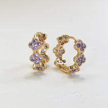 Gold Plated Four Leaf Clover Huggies mini hoops minimalist daisy flowers Earrings Small Crystal Hoops Four-leaf Clover Earrings Gift for her