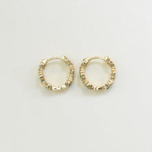 Gold Plated Four Leaf Clover Huggies mini hoops minimalist daisy flowers Earrings Small Crystal Hoops Four-leaf Clover Earrings Gift for her