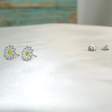 Daisy Push Back Studs - Sterling Silver Trending Handmade Flower Earrings for her - Gift for daughter